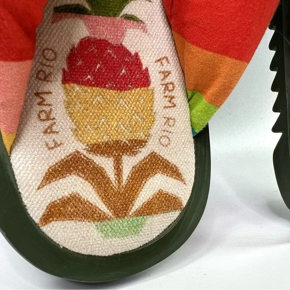 FARM Rio Pineapple Puffy Flip Flop Sandals 8 - Picture 12 of 14